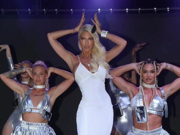 Jelena Karleuša izviždana i u Smederevu