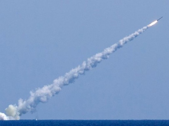 Jemenski Huti ispalili rakete na teretni brod u Crvenom moru