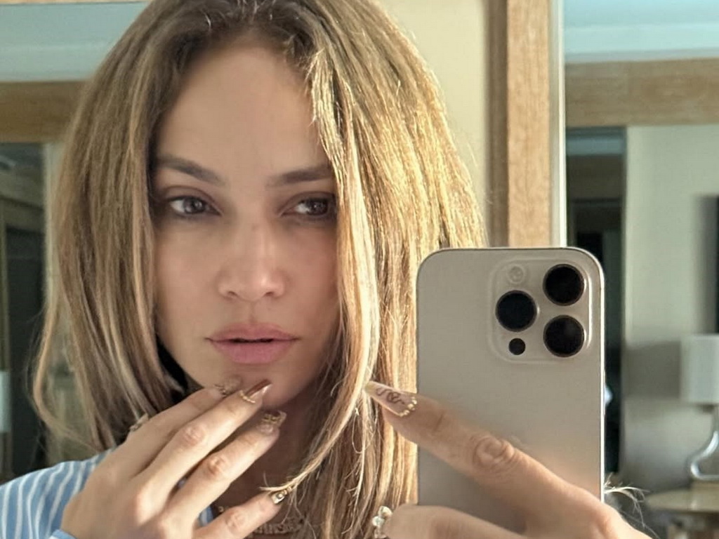 Jennifer Lopez za 56. rođendan pozirala bez trunke šminke
