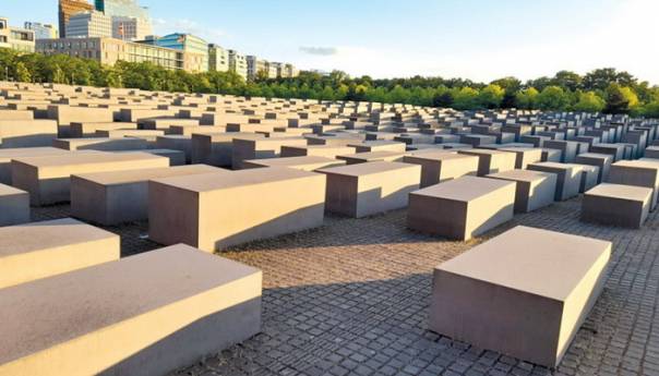 Jerusalem Post: Srpska politička elita zloupotrebljava i minimizira Holokaust