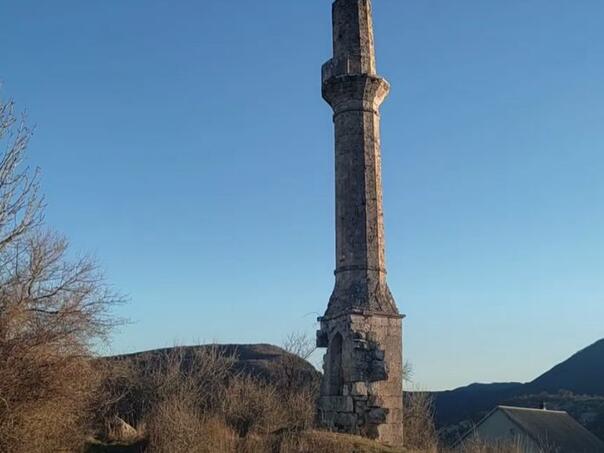 Jeste li čuli za munaru kod Gacka koja tri i po stoljeća prkosi vremenu