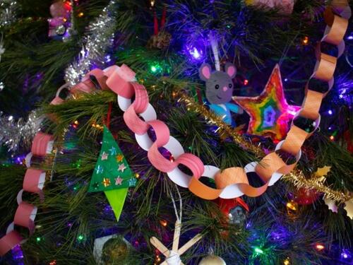 Jeste li pravili papirne lance? Tiktok oživljava zaboravljeni praznični trend