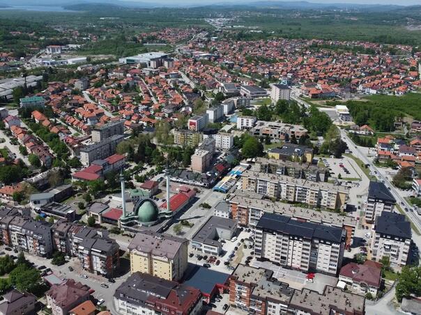 Jeziv slučaj kod Živinica: Djevojku odvezao u šumu, tukao je i prijetio joj smrću