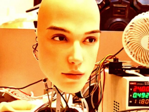 Jeziva kineska robotska glava previše liči na ljudsko lice