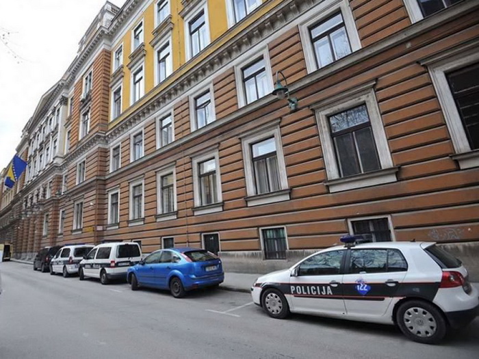 Jezivi detalji optužnice: Više od 30 sati zlostavljali žrtvu, pa je bacili sa šestog sprata