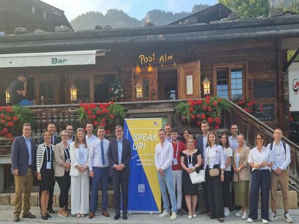 Jim O'Brian s mladim političkim liderima iz BiH