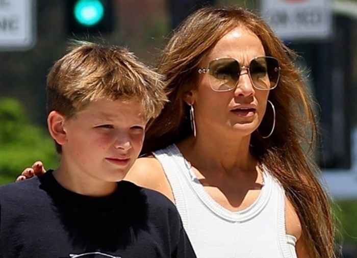 JLo snimljena sa 12-godišnjim Affleckovim sinom, odvela ga u shopping