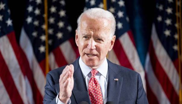 Joe Biden favorit, Trump u problemima