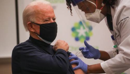 Joe Biden primio vakcinu protiv koronavirusa