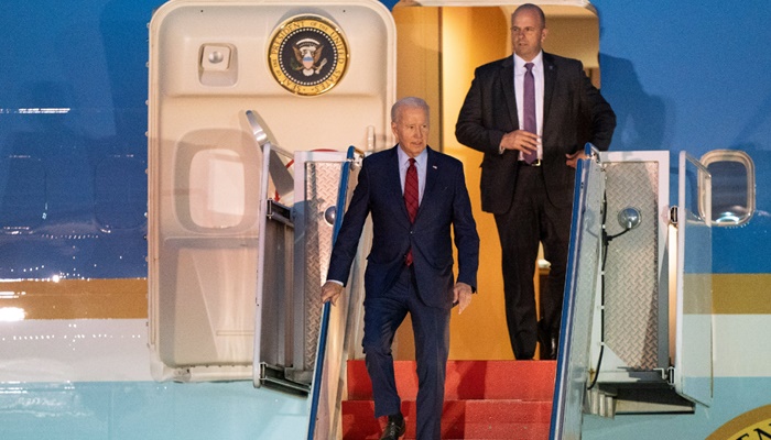 Joe Biden stigao u Veliku Britaniju