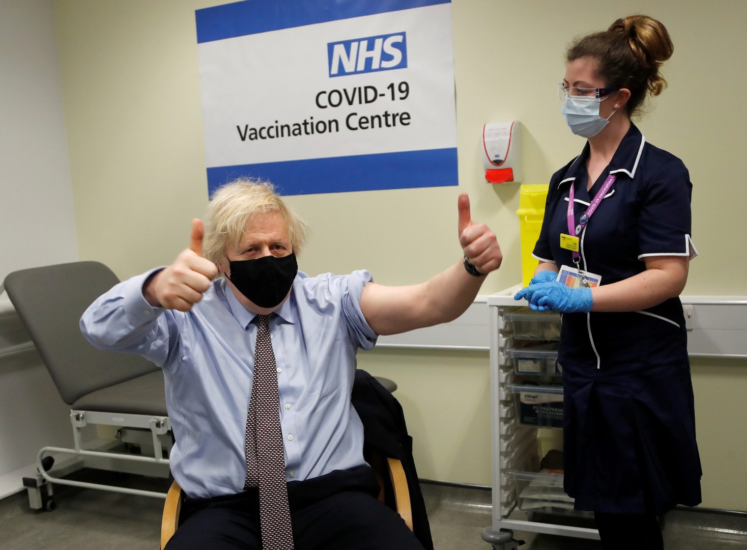 Johnson primio prvu dozu vakcine 'AstraZeneca'