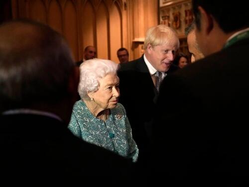 Johnson tvrdi da je kraljica Elizabeta II bolovala od raka kostiju prije smrti