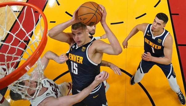 Jokić i njegov Denver nadomak titule