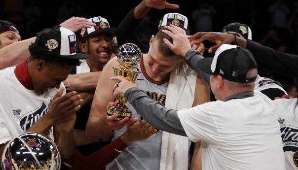 Jokić izbacio Lakerse i srušio 56 godina star rekord