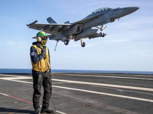 Još jedan američki nosač aviona stigao na Bliski istok