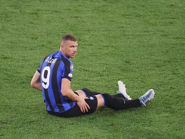 Još jedan klub se uključio u trku za potpis Edina Džeke