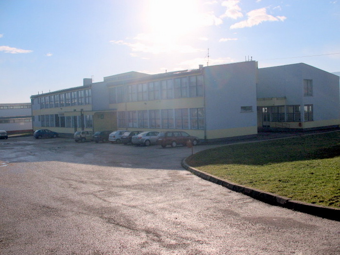 Još jedna škola u BiH zabranila mobitele