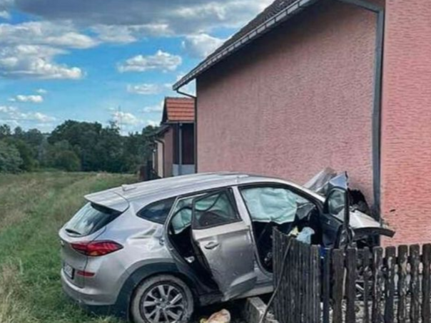 Još jedna teška nesreća u BiH: Vozač izgubio život