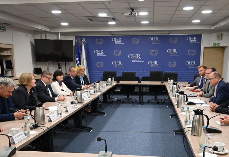 Još nema "bijelog dima" iznad OHR-a