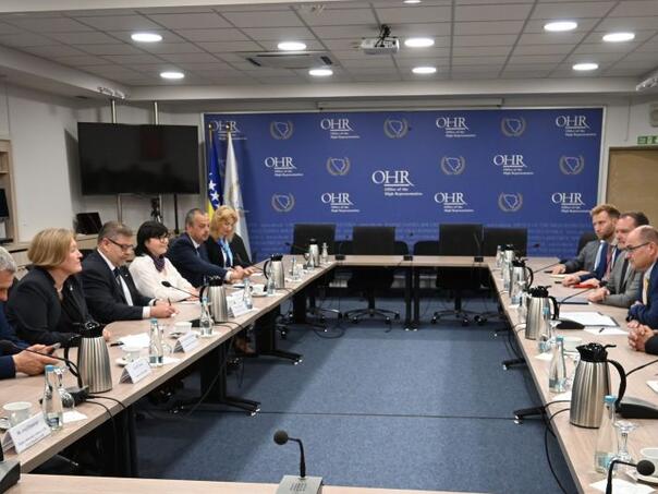 Još bez "bijelog dima" iznad OHR-a