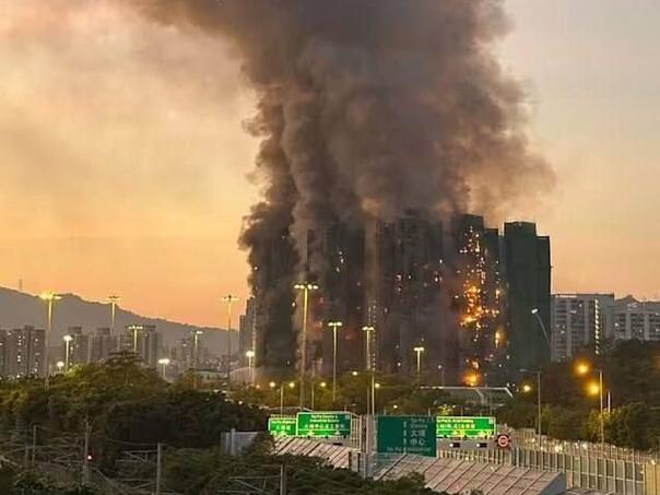 Još osam uhapšenih u okviru tekuće istrage nakon katastrofalnog požara