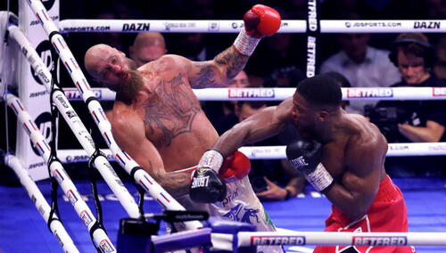 Joshua brutalnim nokautom pobijedio Heleniusa