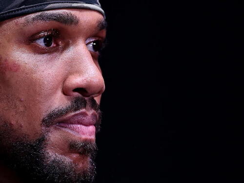 Joshua napustio bolnicu dva dana nakon nesreće i odmah otišao ispratiti poginule prijatelje...