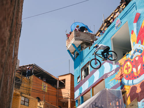 Juanfer Vélez pred 12.000 fanova osvojio Red Bull Guanajuato Cerro Abajo