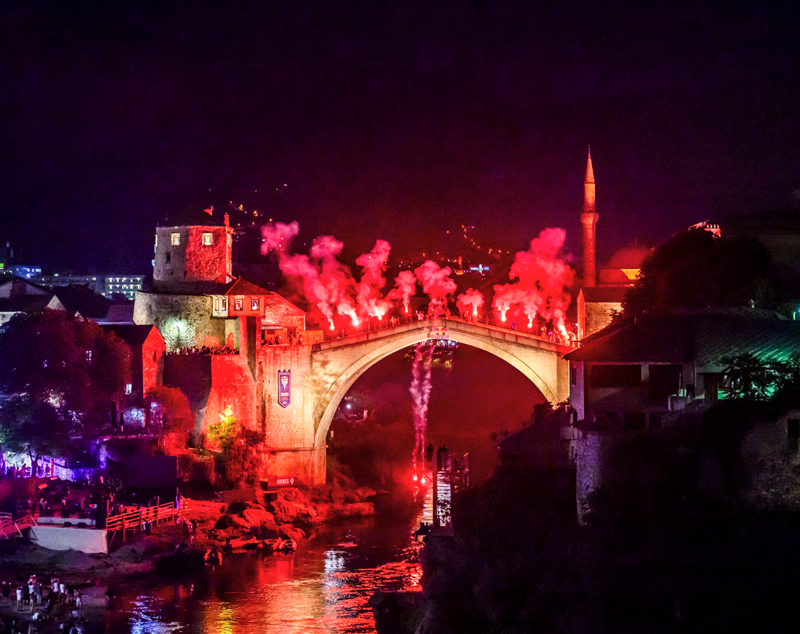 Jubilarni 10. Red Bull Cliff Diving u Mostaru kroz objektiv: Pogledajte najbolje trenutke