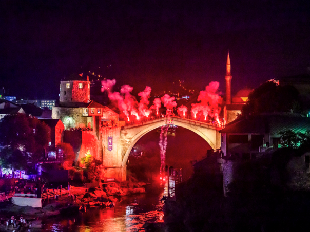 Jubilarni 10. Red Bull Cliff Diving u Mostaru kroz objektiv: Pogledajte najbolje trenutke