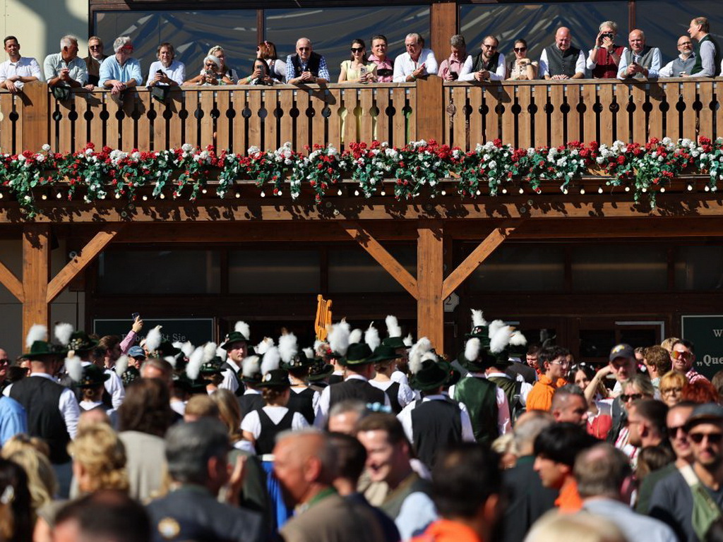 Jubilarni Oktoberfest ulazi u historiju: U isto vrijeme na istom mjestu 300.000 ljudi