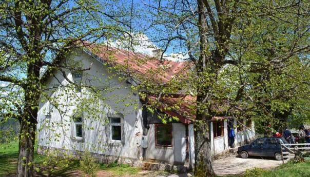 ‘Juniori za seniore’ u obnovi planinarskog doma na Ozrenu
