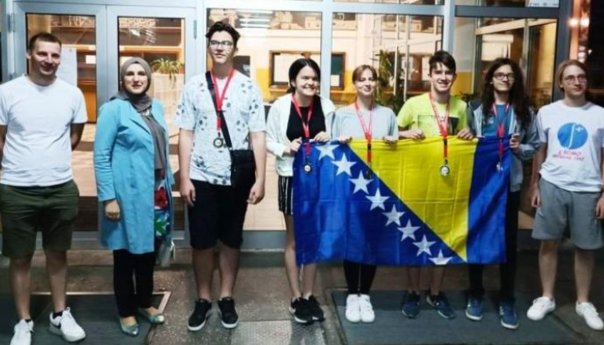 Juniorska olimpijada: Mladi bh. matematičari okitili se medaljama