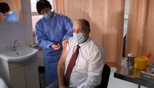 Jupić: Vakcinu sam primio kao zdravstveni radnik, a ne kao ministar