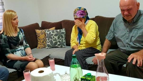 Jurišić posjetila supružnike Memišević koji su prije tri mjeseca pretučeni