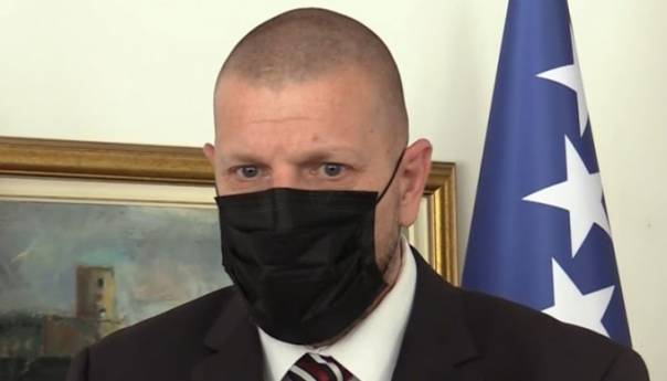 Jusko u USK: Migrantska kriza je zajednički problem