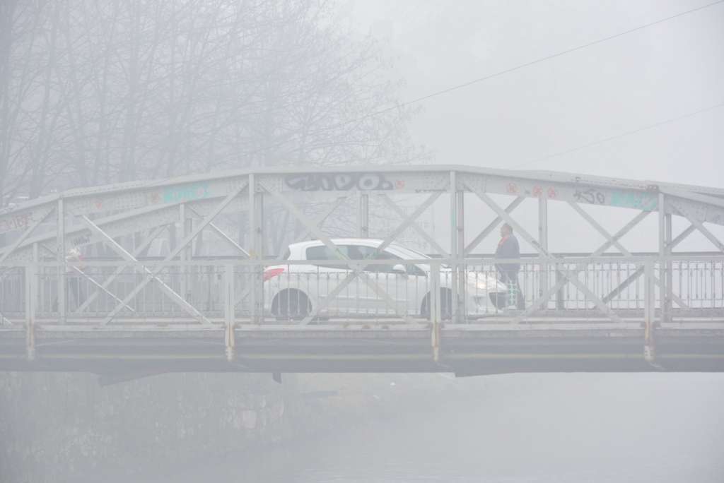 Jutarnja magla smanjuje vidljivost na pojedinim dijelovima uz rijeke