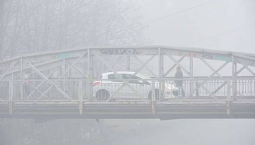 Jutarnja magla smanjuje vidljivost na pojedinim dijelovima uz rijeke