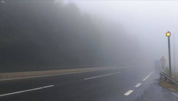 Jutarnja magla smanjuje vidljivost na pojedinim dionicama uz Lašvu i Drinu