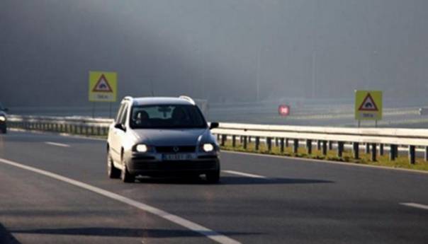 Jutarnja magla smanjuje vidljivost u višim planinskim predjelima