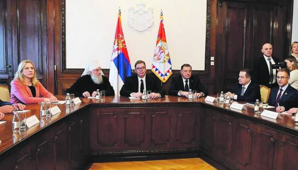 Jutarnji list: Vučić nas vraća u devedesete