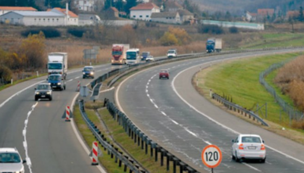 Jutros se u BiH saobraća bez vanrednih ograničenja, uz povoljne vremenske prilike