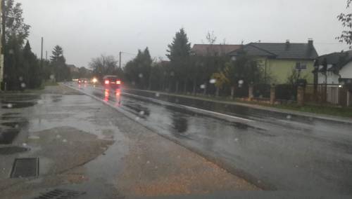 Jutros u BiH kolovozi vlažni, skreće se pažnja na odrone zemlje i kamenja