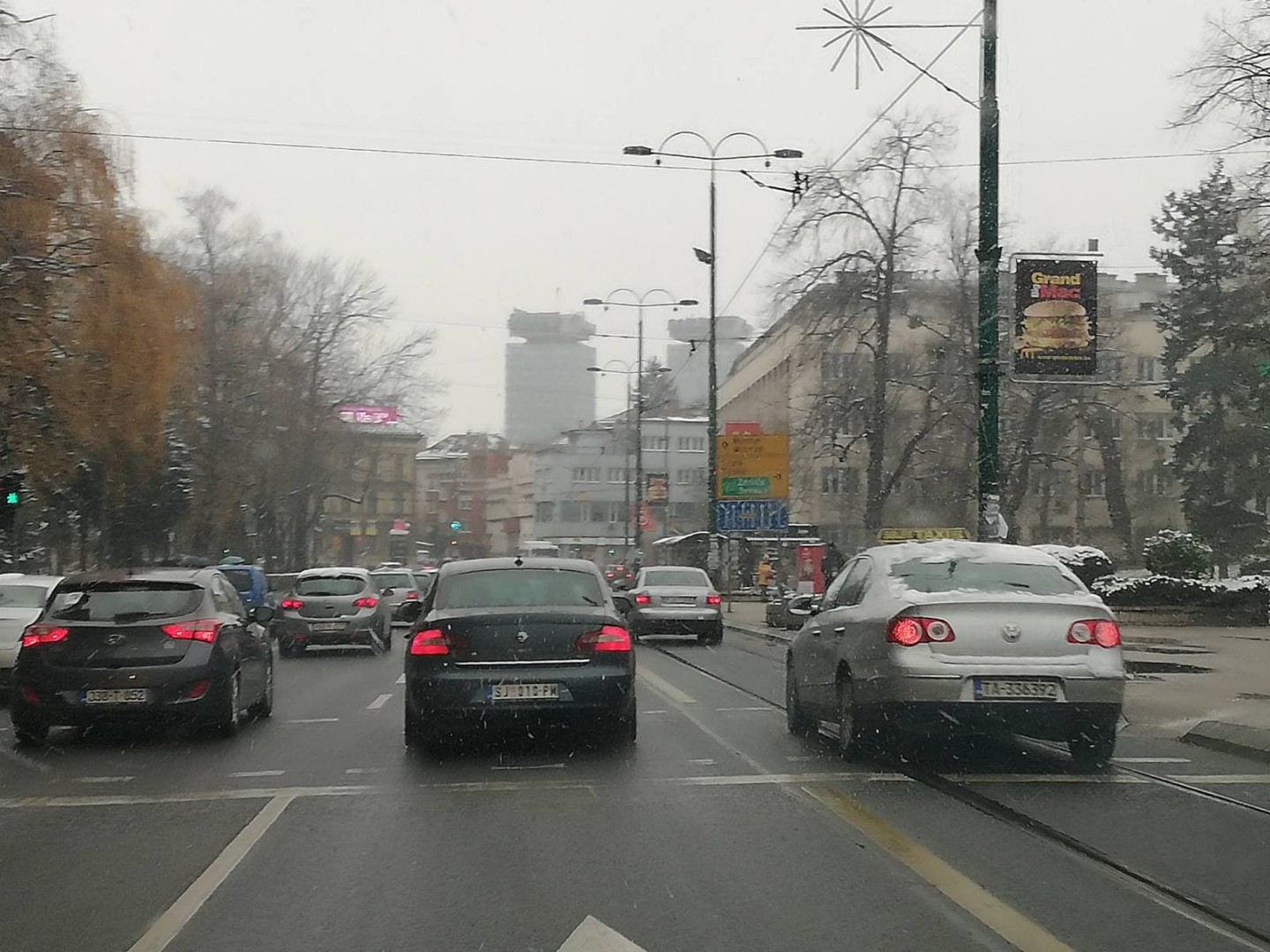 Jutros u BiH saobraća se po mokrim i klizavim kolovozima