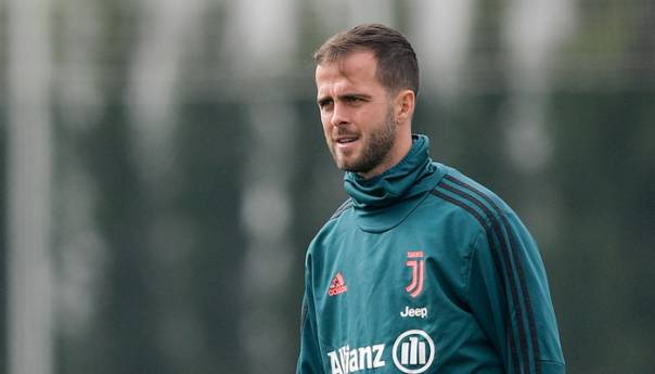 Juventus će prodati Pjanića PSG-u, umjesto njega stižu dva pojačanja