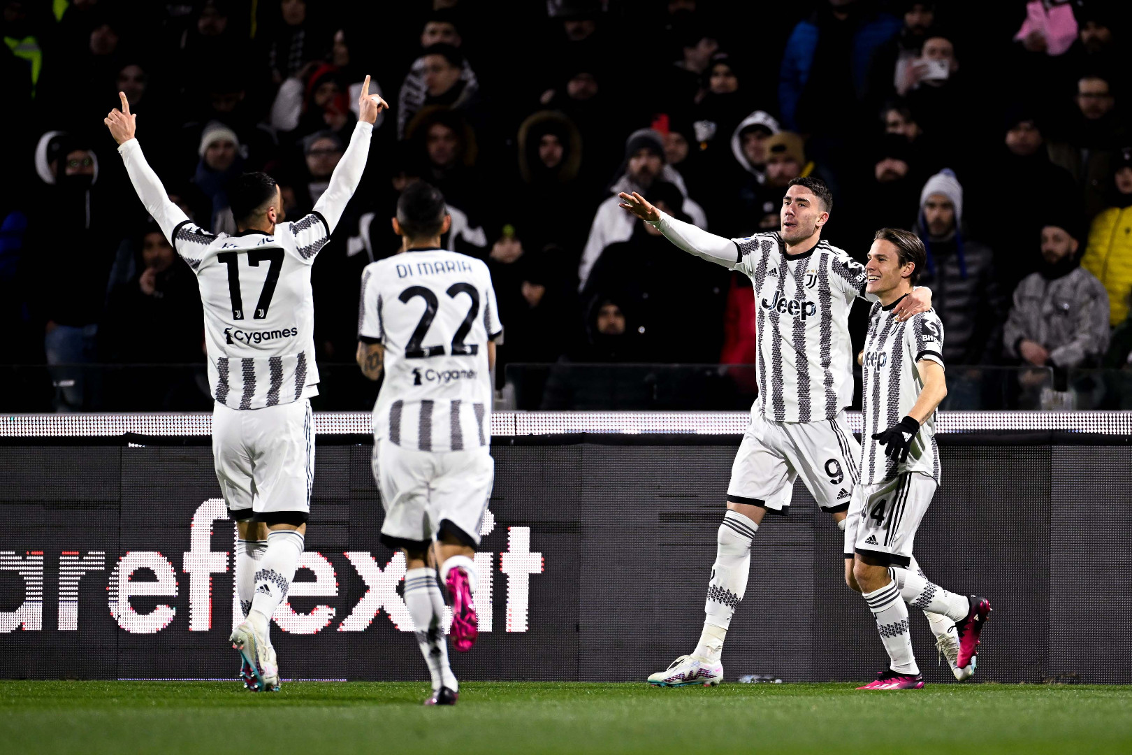 Juventus na krilima Vlahovića i Kostića slavio kod Salernitane
