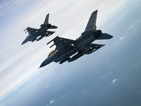 Južnokorejski borbeni avioni sudarili se dok su piloti pravili selfie