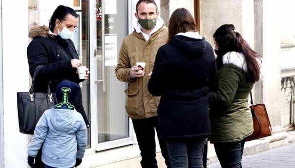 Kafenisanje za vrijeme 'lockdowna' u Sarajevu