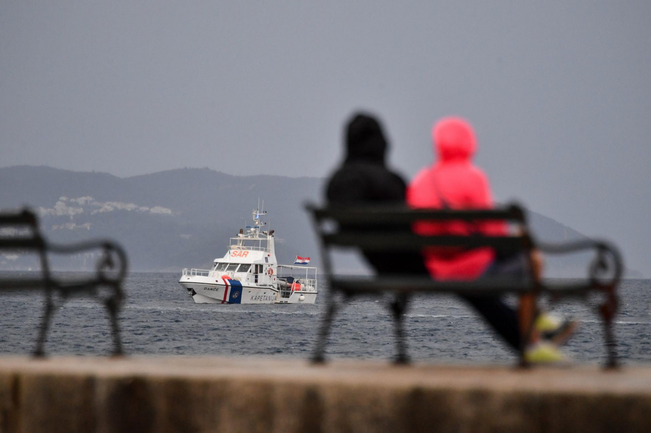 Kajak pronađen na Lokrumu, na kopnu te obustavljena potraga za kajakašima