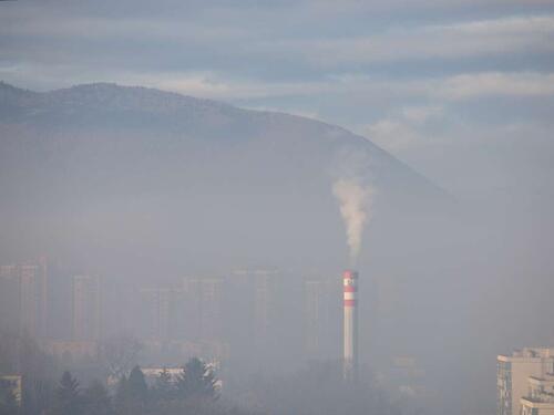 U Kaknju zagađenje danima preko granice uzbune, priča se samo o Sarajevu
